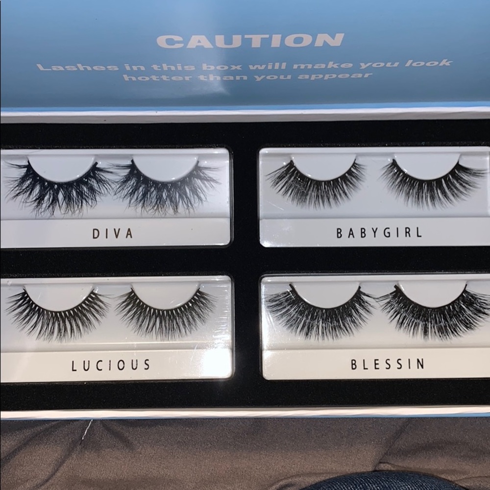 On-fleek lashes 4 pairs